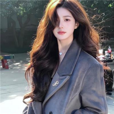 聪明的金发美女